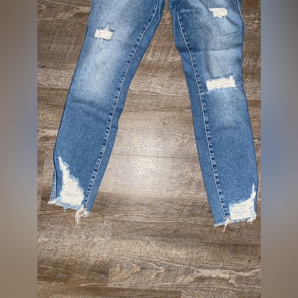 Good American Good Curve distressed ankle jeans NWOT - Picture 5 of 15